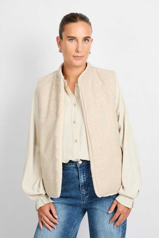 Gilet van het merk C&s The Label in het Beige