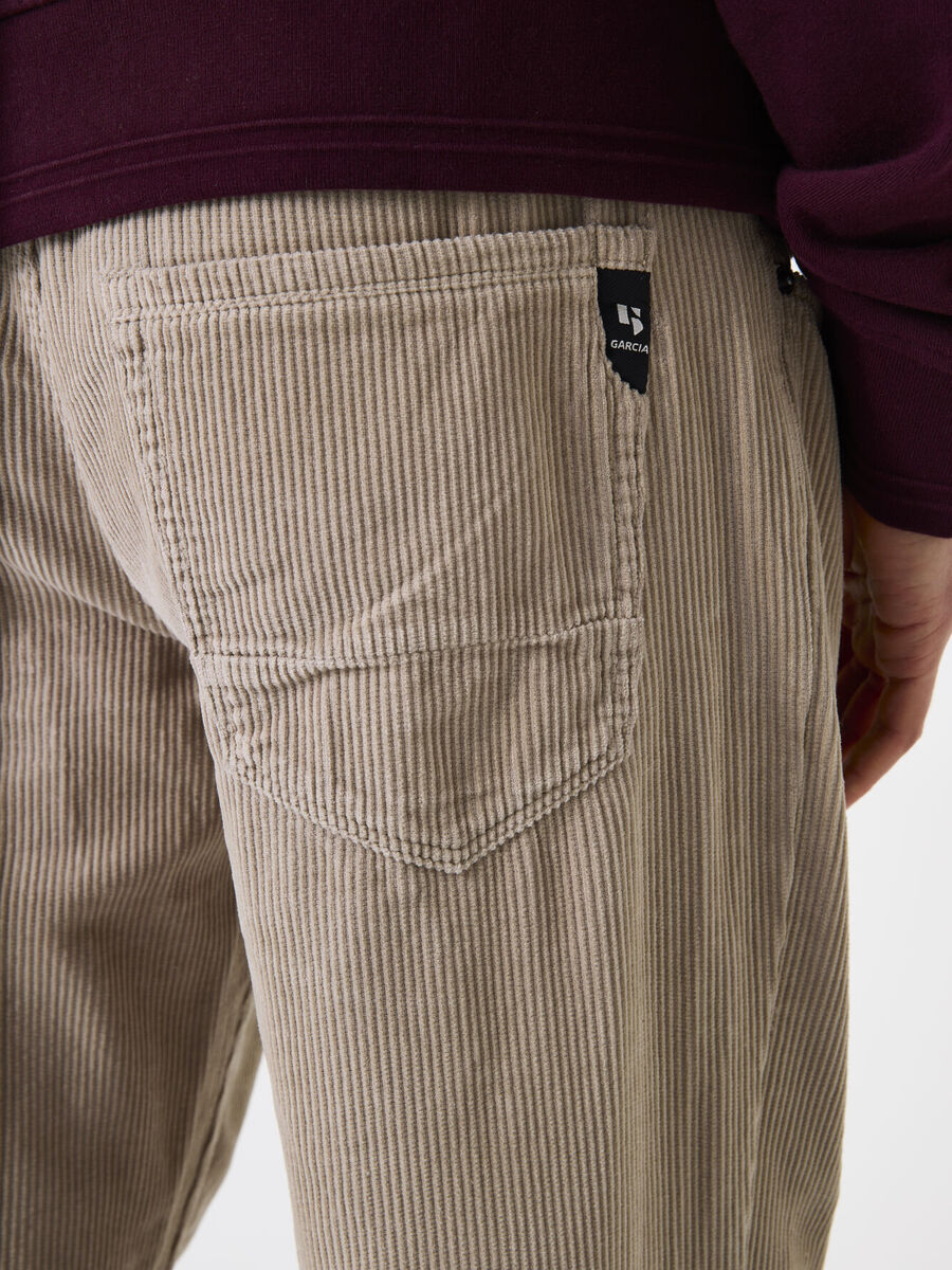 Broek van het merk Garcia in het Beige