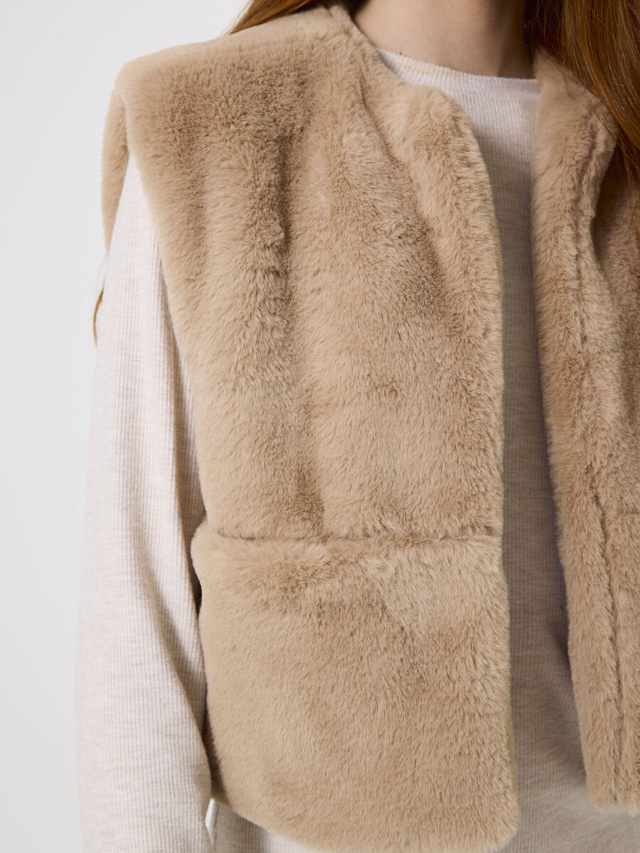 Gilet van het merk Garcia in het Beige