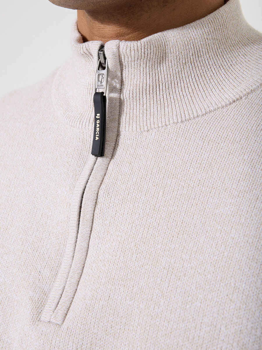 Pull van het merk Garcia in het Beige