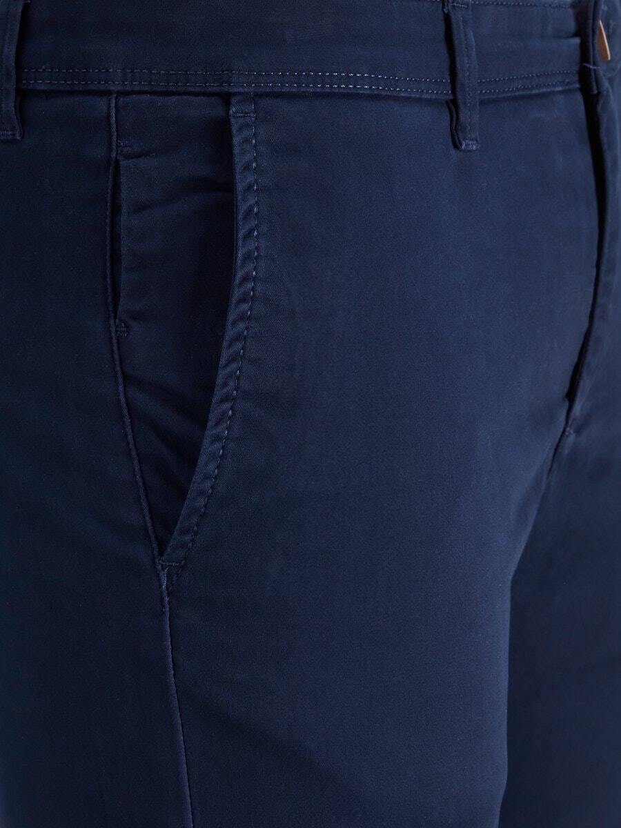 Broek van het merk Jack & Jones in het Marine