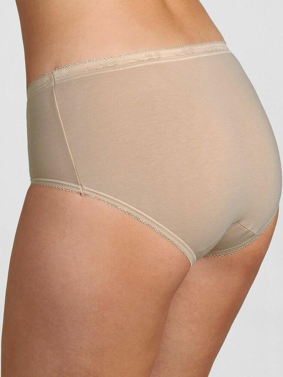 Slip van het merk Sloggi in het Beige