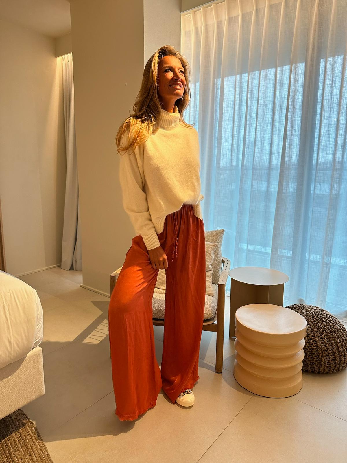 Broek van het merk Mei-li in het Oranje