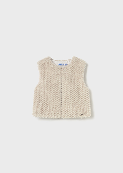 Vest van het merk Mayoral in het Beige